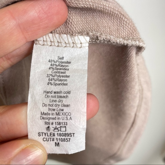 Stitch Fix l Pink Clover Raglan Knit Top, Medium - Picture 7 of 8